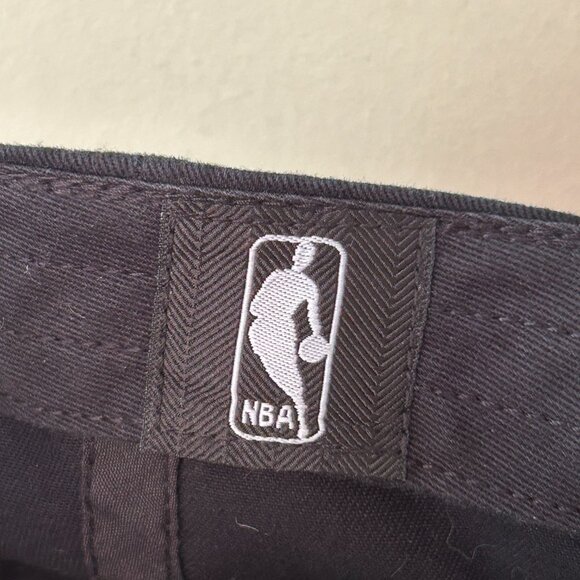 CLEAR OUT SALE Toronto Raptors Black and Tan Cap - Picture 9 of 11